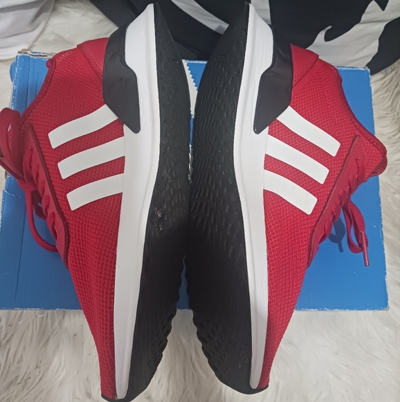 ❤️Adidas❤️ Kids Red & white sneakers - Picture 6 of 13